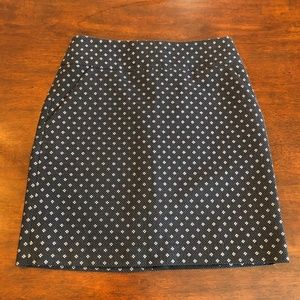 NWT Ann Taylor Short Pencil skirt, textured navy with white dots, beautiful! 6